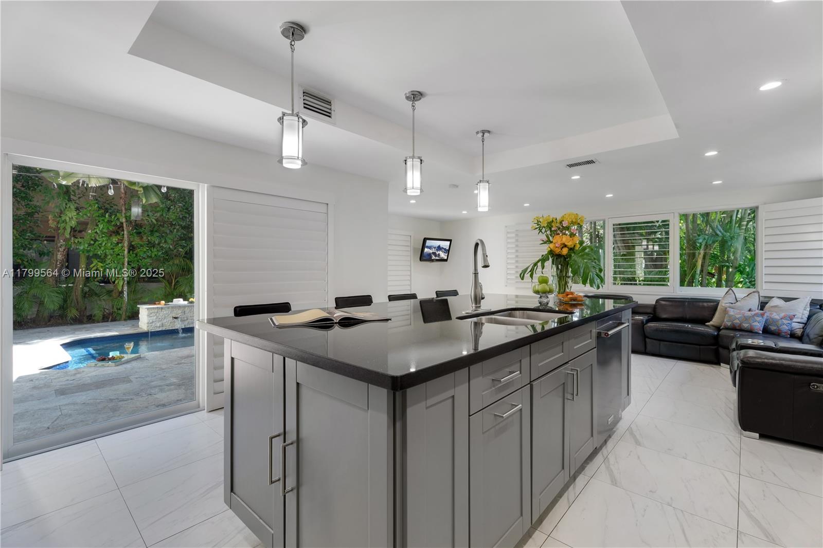 CORAL GABLES RIVIERA SEC - Residential