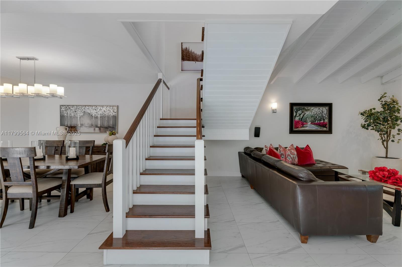 CORAL GABLES RIVIERA SEC - Residential