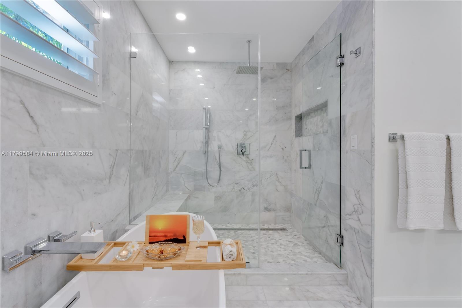 CORAL GABLES RIVIERA SEC - Residential