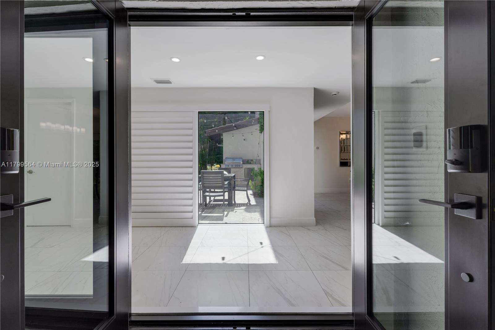 CORAL GABLES RIVIERA SEC - Residential