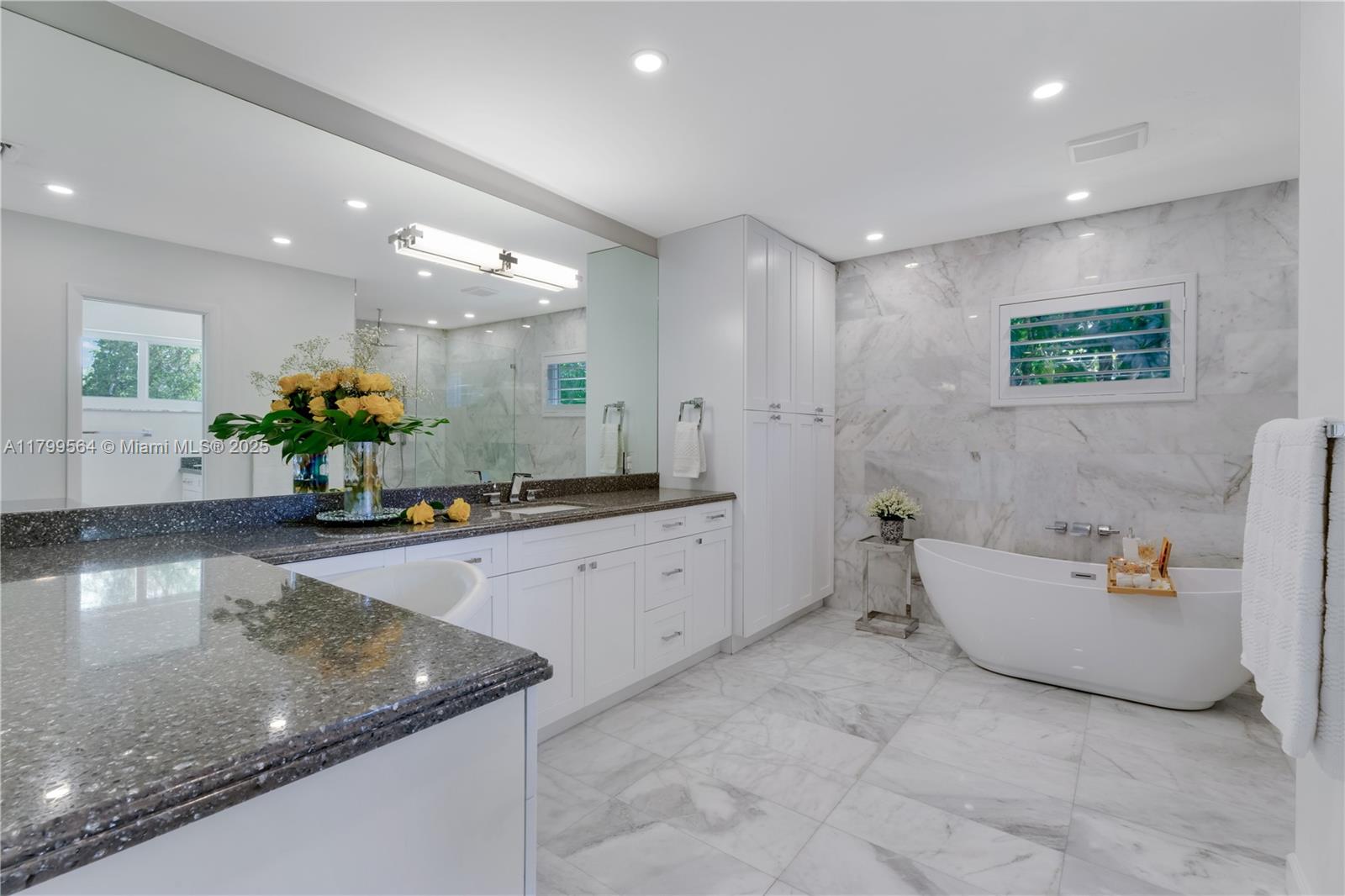 CORAL GABLES RIVIERA SEC - Residential