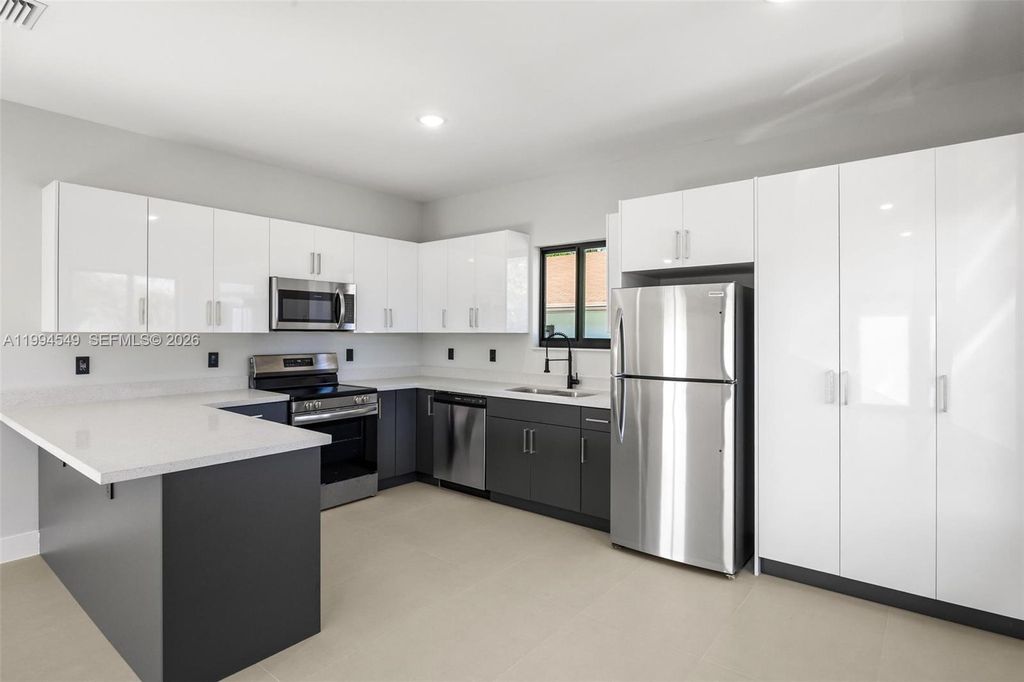 Photo of 601 NW 3rd Ave #A, Hallandale Beach, FL 33009 (MLS # A11994549)