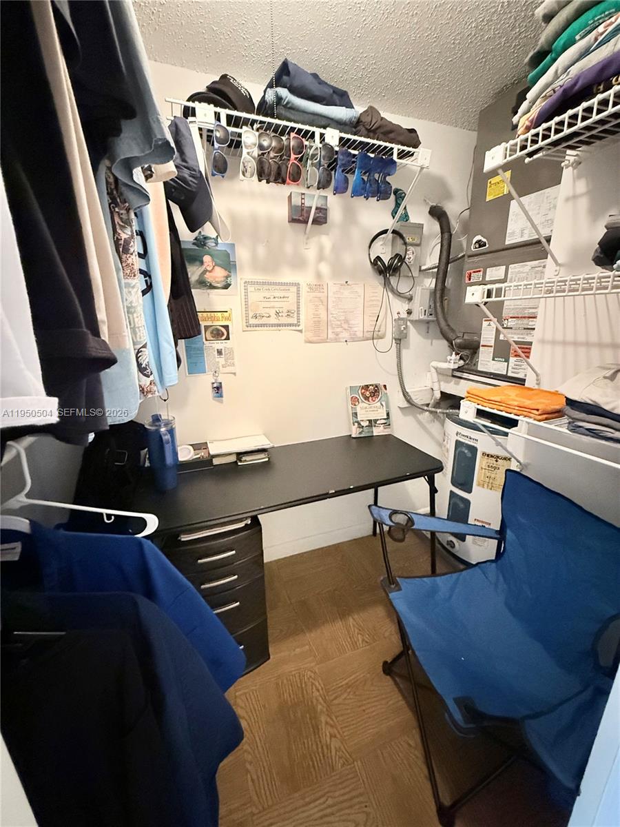 COLONIAL CLUB CONDO SEC 1 - Residential