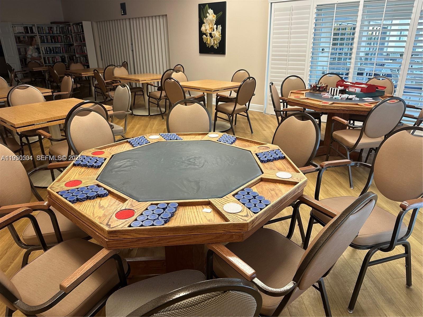 COLONIAL CLUB CONDO SEC 1 - Residential