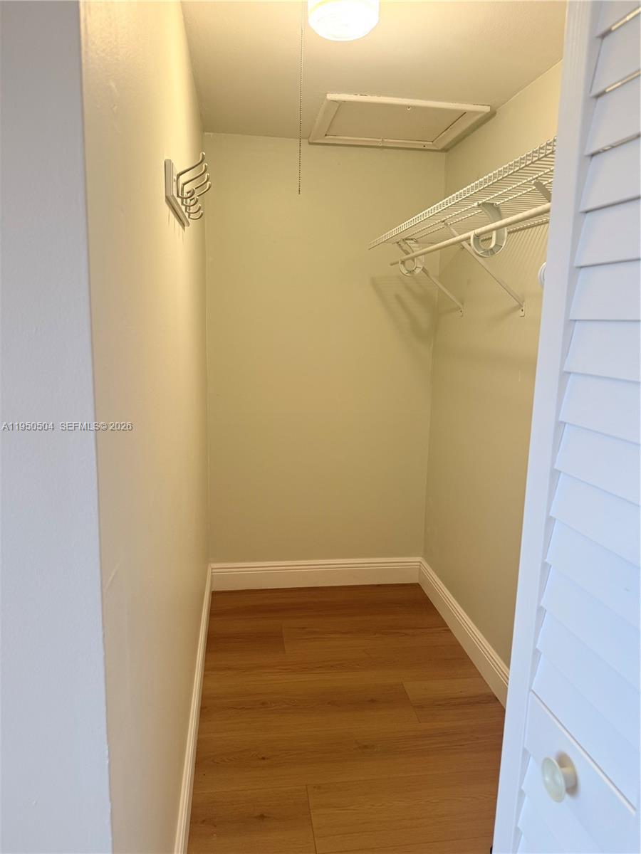 COLONIAL CLUB CONDO SEC 1 - Residential