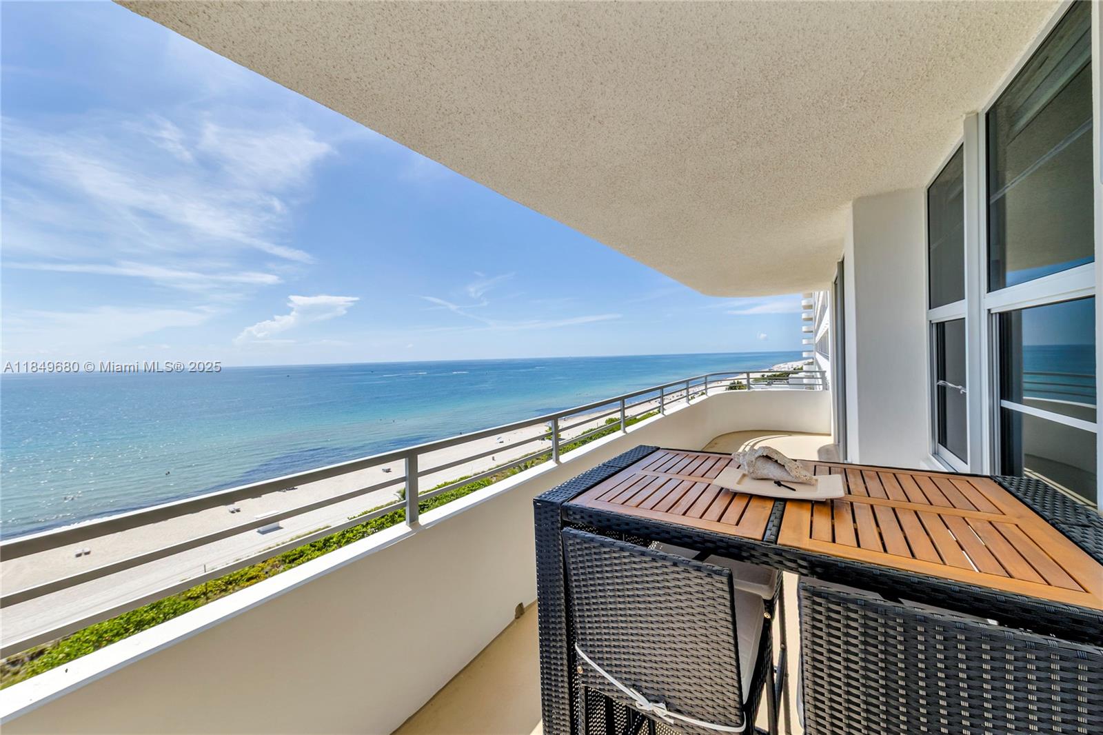 5555 Collins Ave 11D