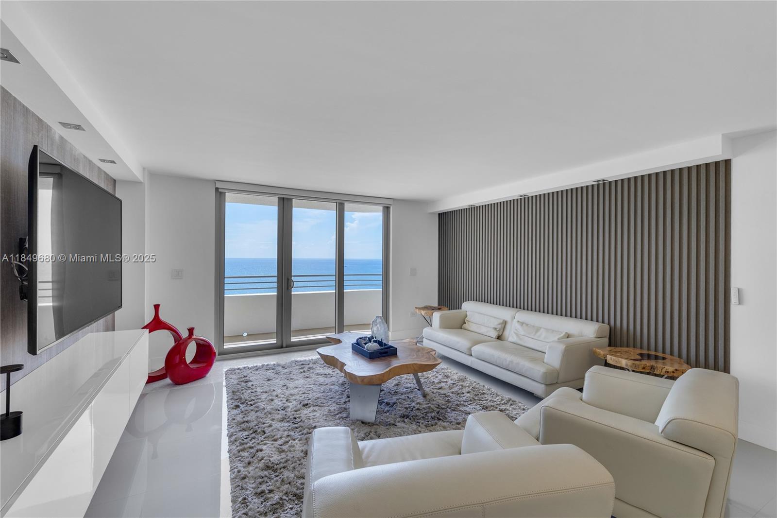 5555 Collins Ave 11D