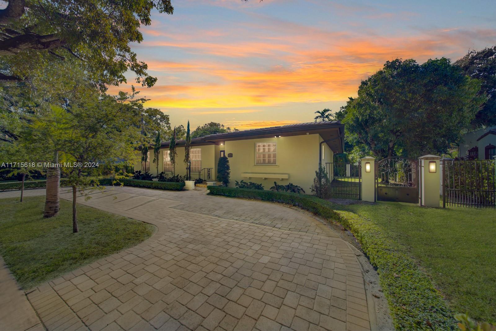 Property for Sale at 800 Valencia Ave, Coral Gables, Broward County, Florida - Bedrooms: 2 
Bathrooms: 2  - $1,750,000