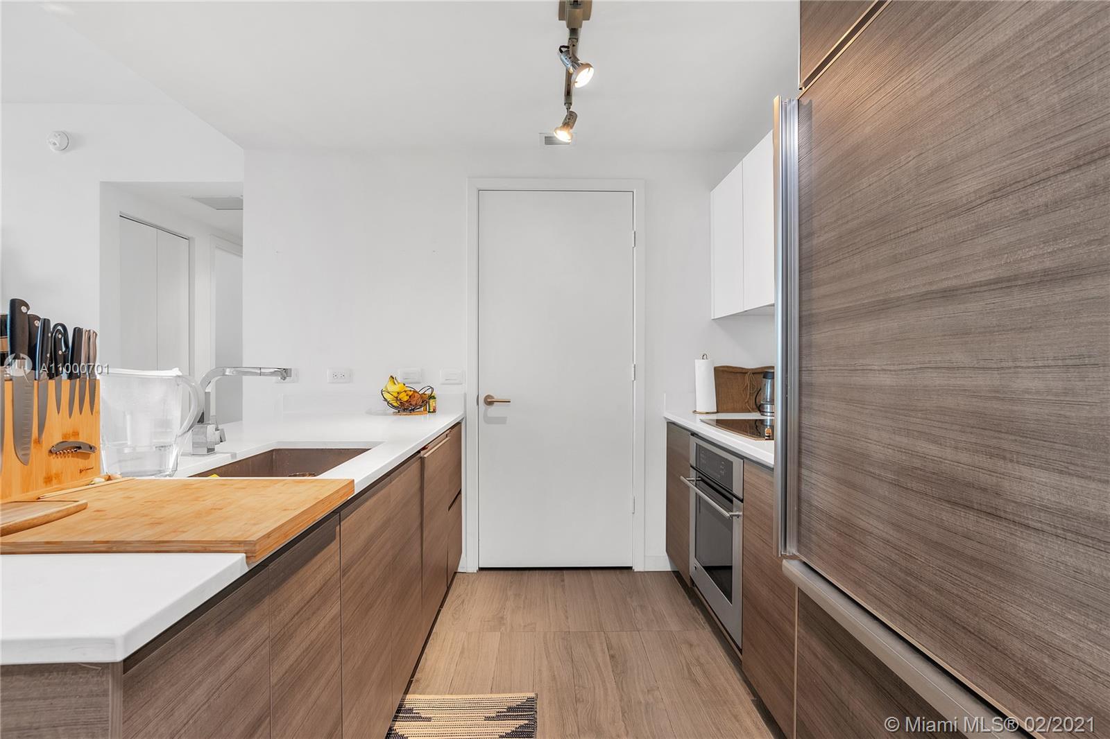 1100 MILLECENTO RESIDENCE - Residential
