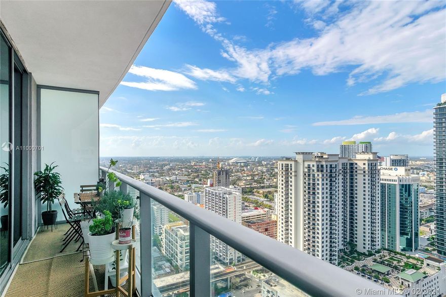 Millecento Brickell designed by Pininfarina and Carlos Ott  . Enjoy views of the Brickell skyline and Miami's lifestyle.  
European Cabinetry in Kitchen & S.S. Appliances, Imported Stone Countertops. Resort-style gym & Pool on the 9th Floor & Infinity Pool with private Cabanas on 43rd Floor, 24-hour Valet, and Security in Lobby. Walking distance from the NEW Brickell City Center and Mary Brickell Village.
Note; Unit is currently rented, Great Investment !!