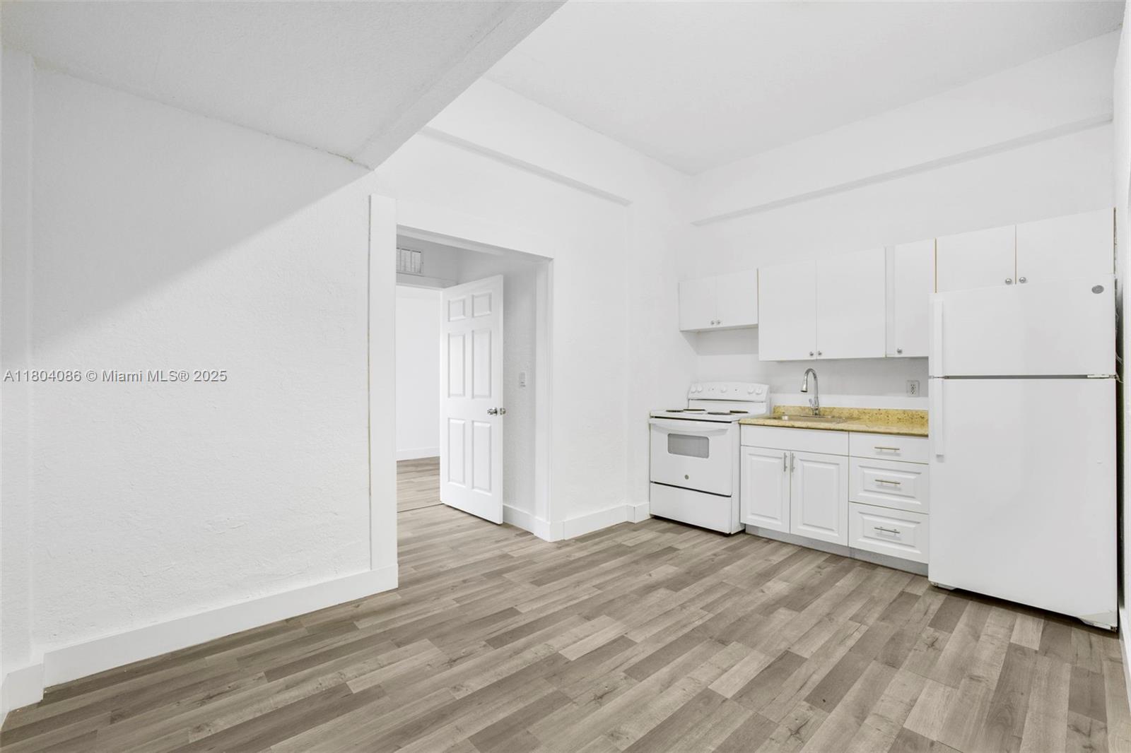 2300 W Flagler St 22