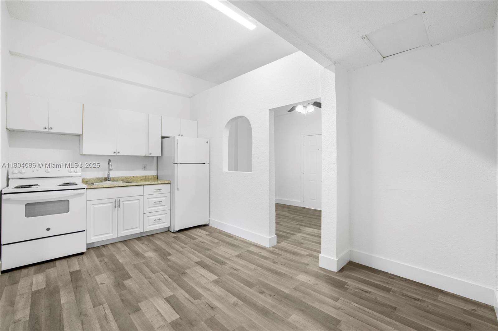 2300 W Flagler St 22