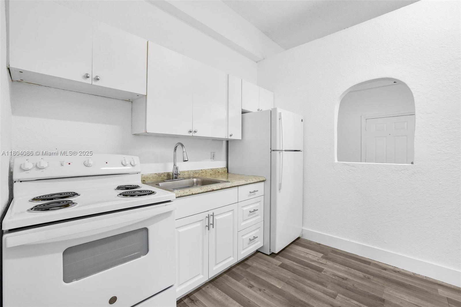 2300 W Flagler St 22