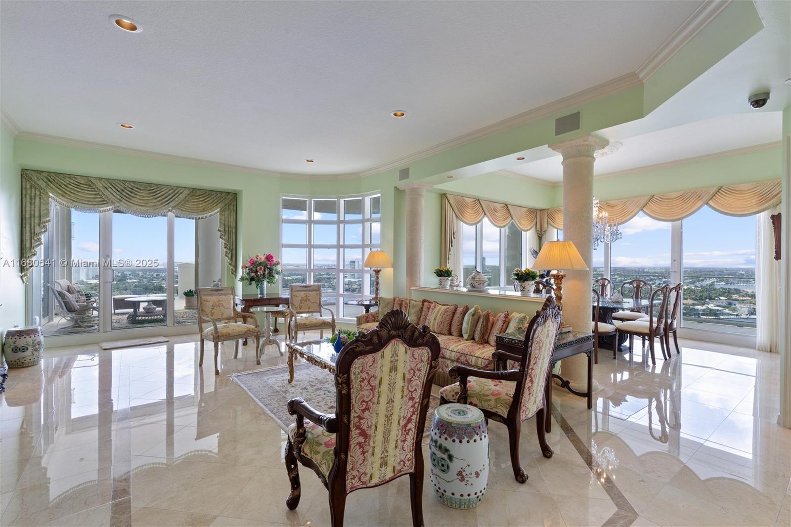 HARBOURAGE PLACE CONDO - Residential