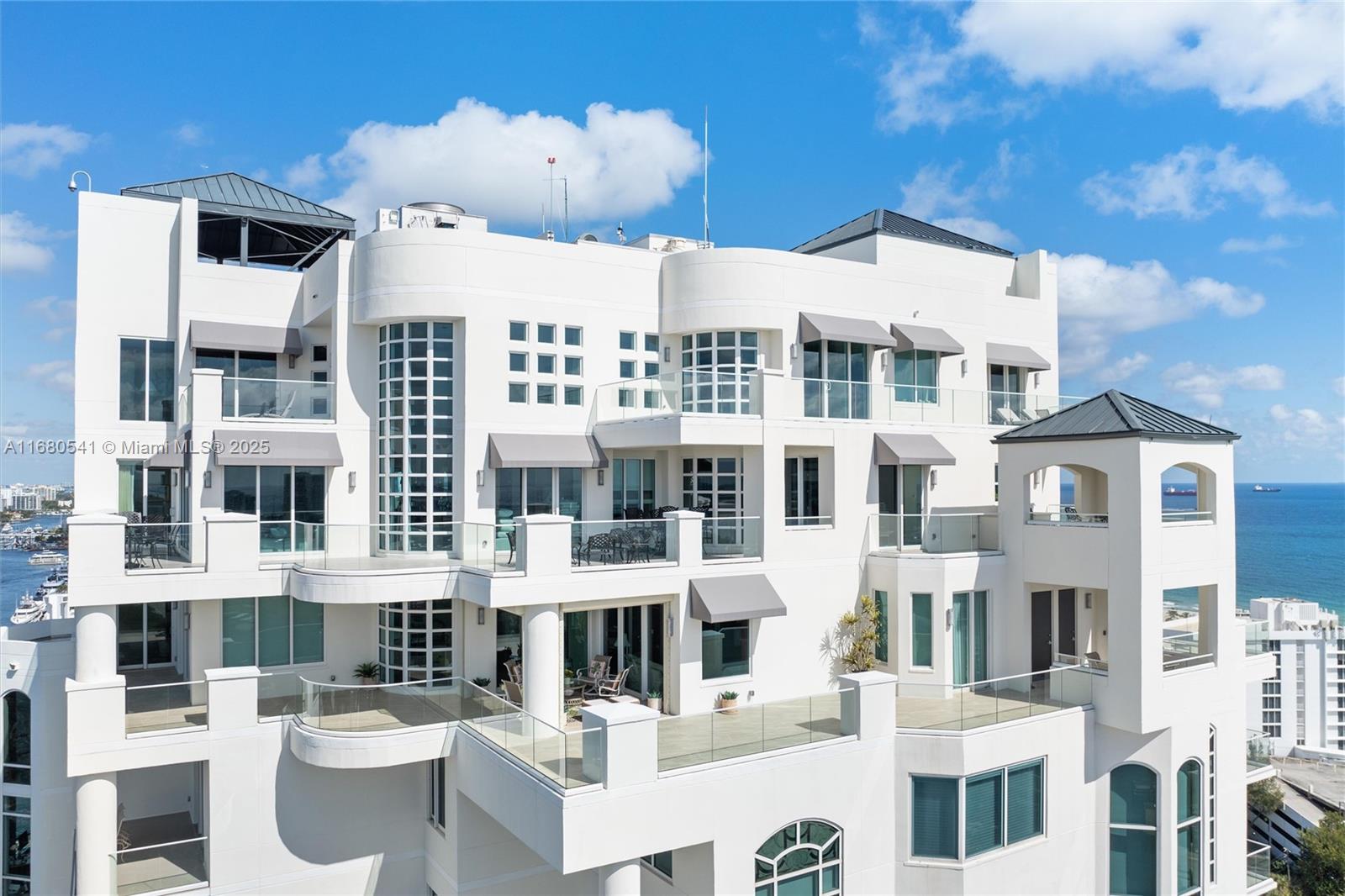 HARBOURAGE PLACE CONDO - Residential