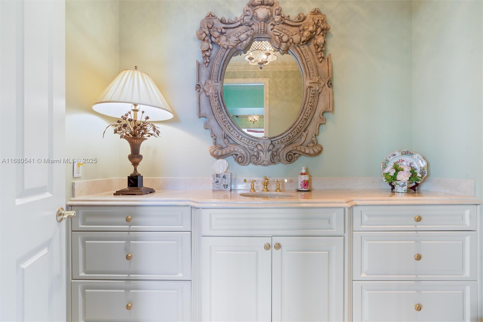 HARBOURAGE PLACE CONDO - Residential