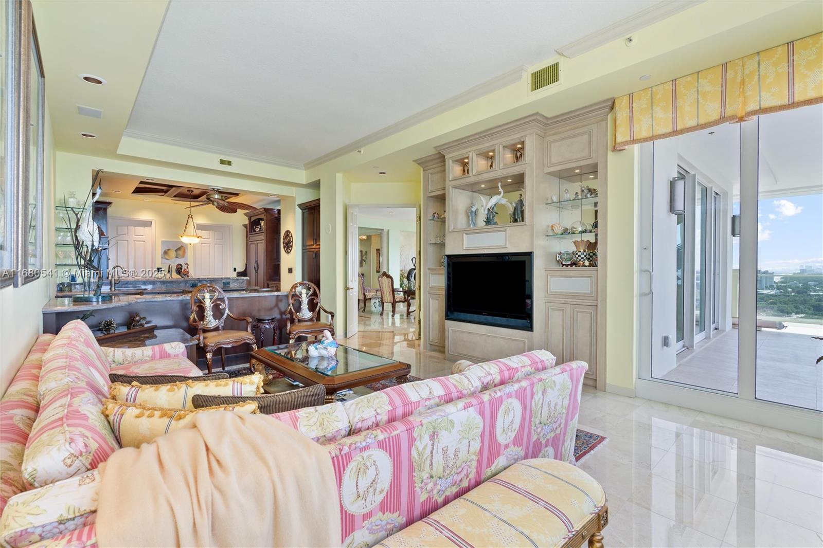 HARBOURAGE PLACE CONDO - Residential