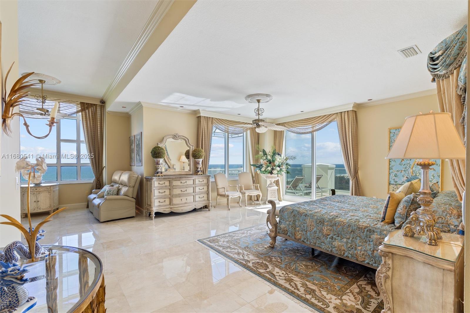 HARBOURAGE PLACE CONDO - Residential
