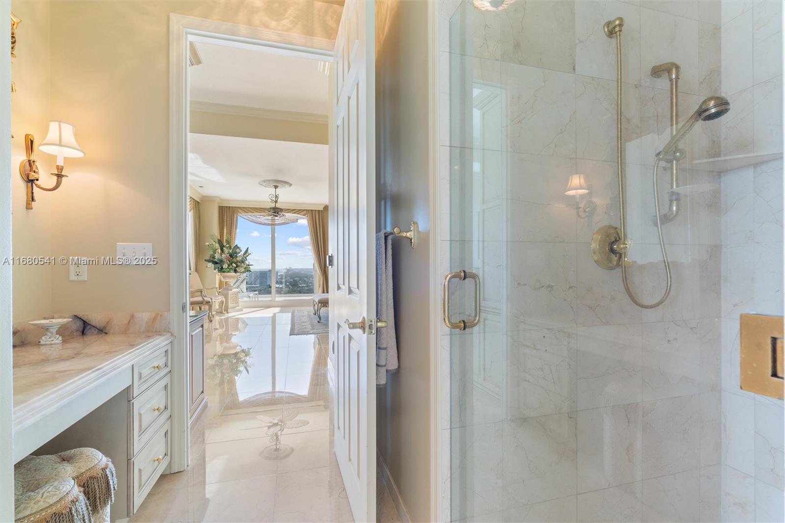 HARBOURAGE PLACE CONDO - Residential