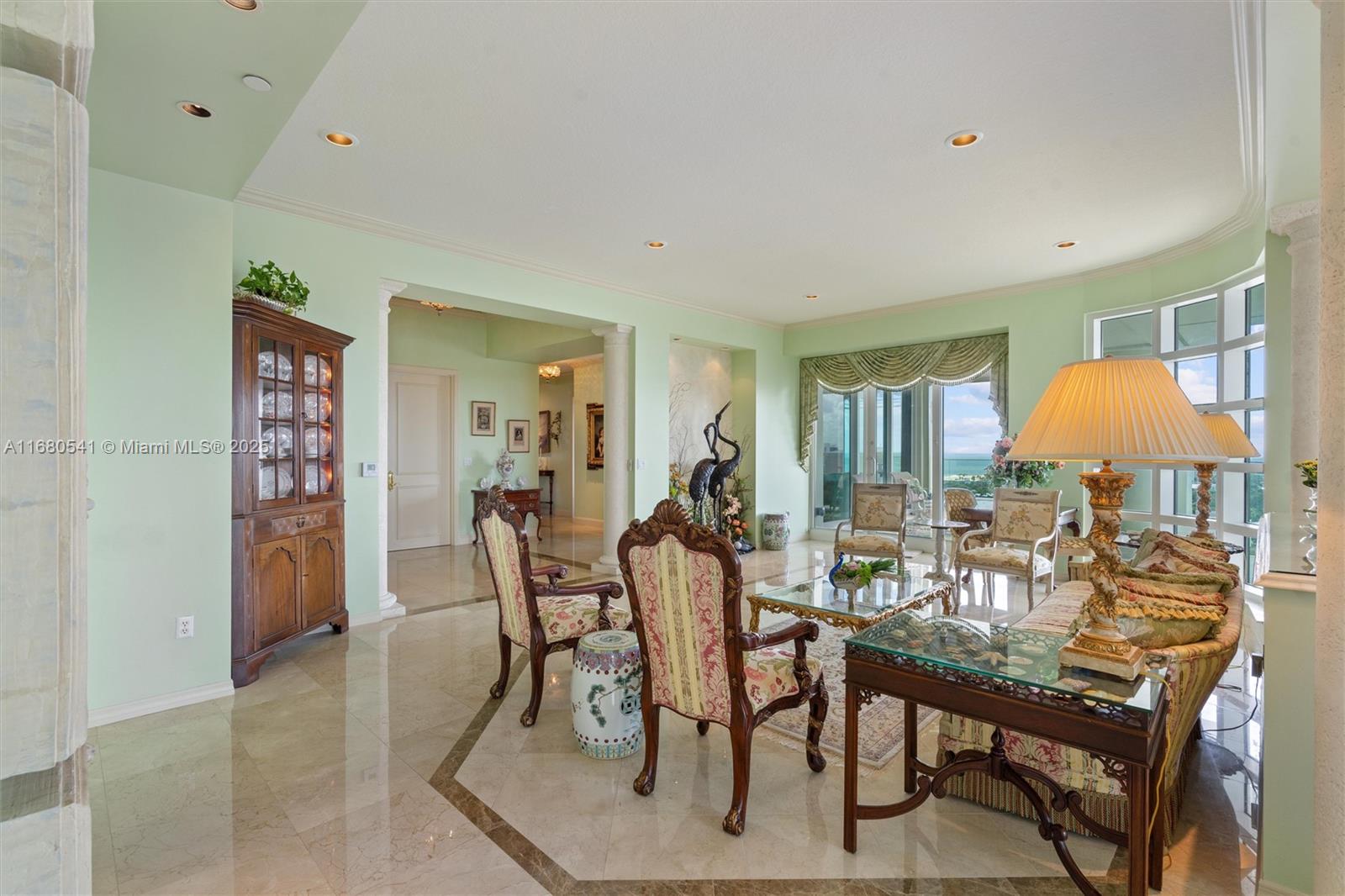HARBOURAGE PLACE CONDO - Residential