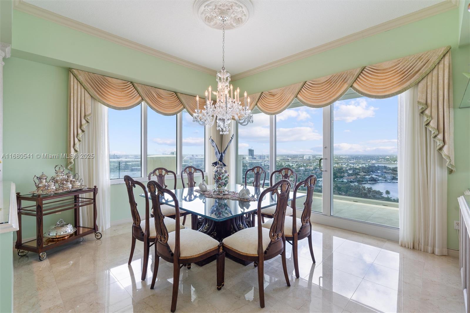 HARBOURAGE PLACE CONDO - Residential