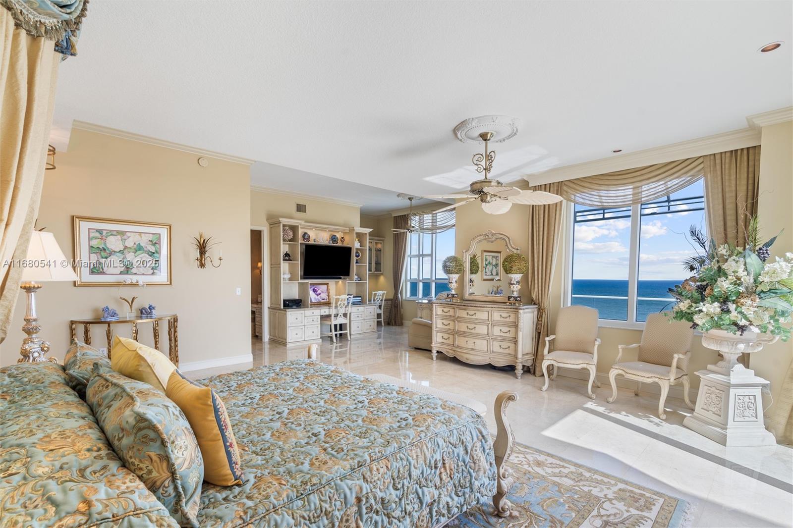 HARBOURAGE PLACE CONDO - Residential