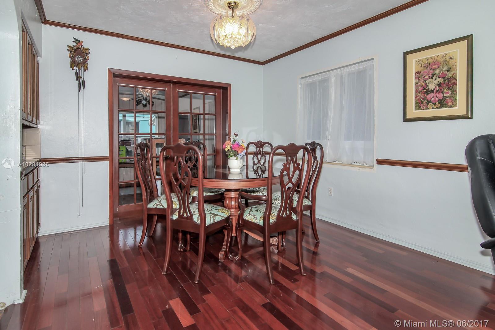 HOLLYWOOD LAKES SEC - Residential