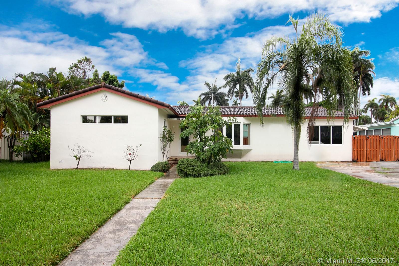 HOLLYWOOD LAKES SEC - Residential