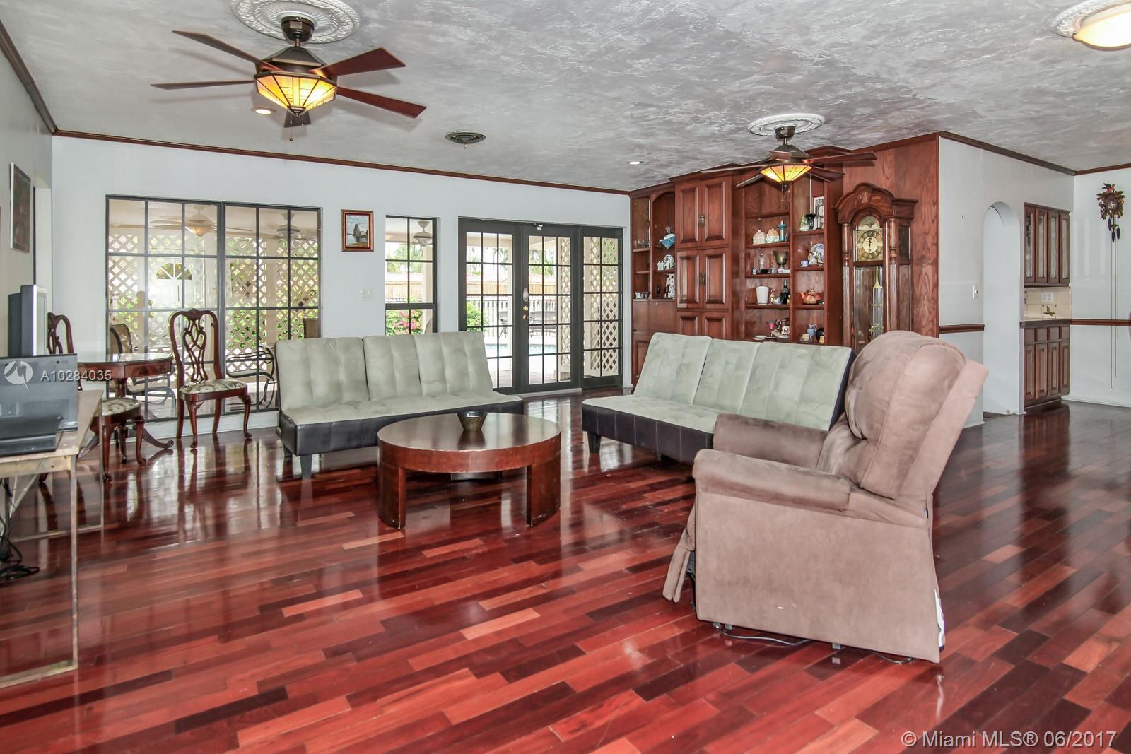 HOLLYWOOD LAKES SEC - Residential