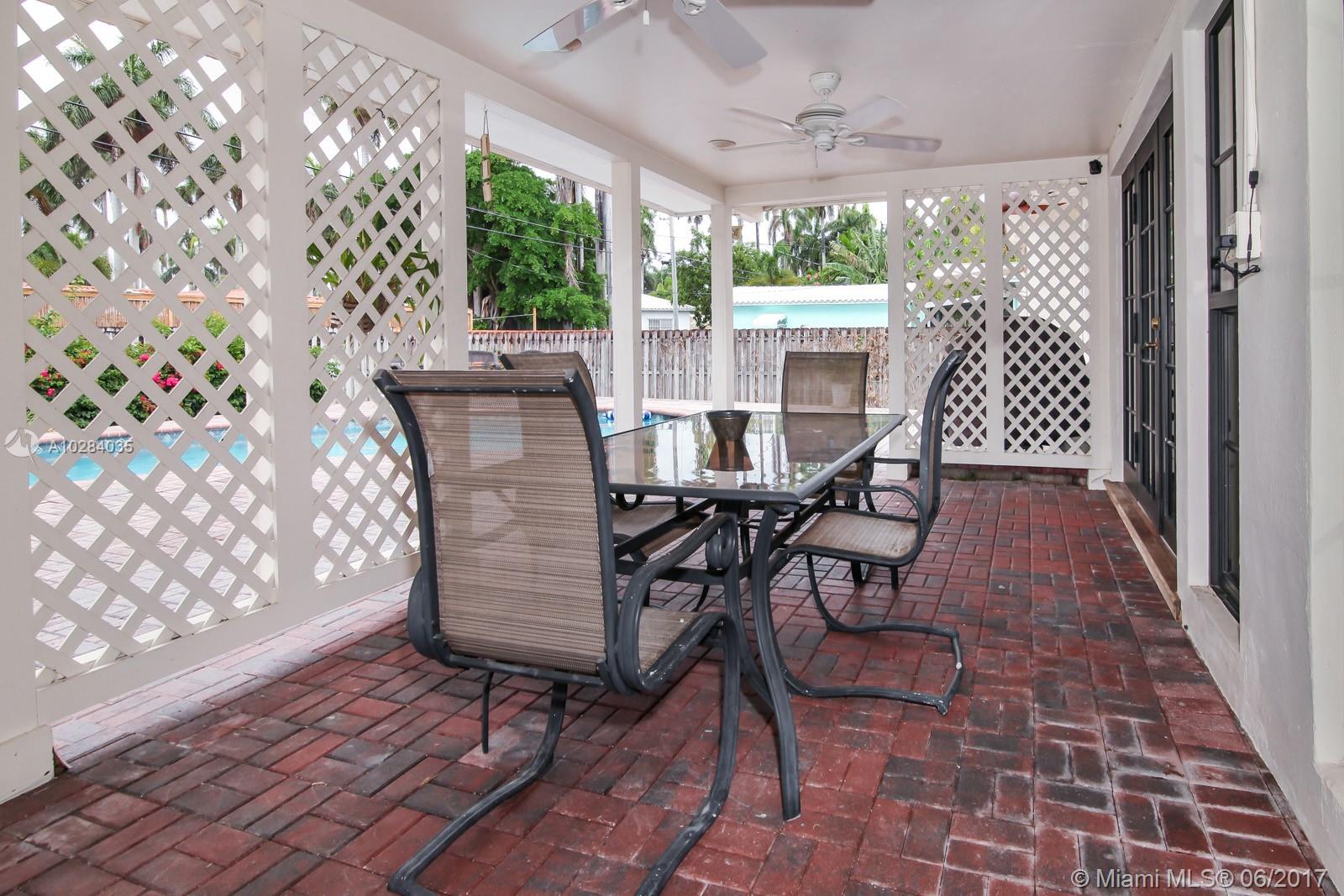 HOLLYWOOD LAKES SEC - Residential