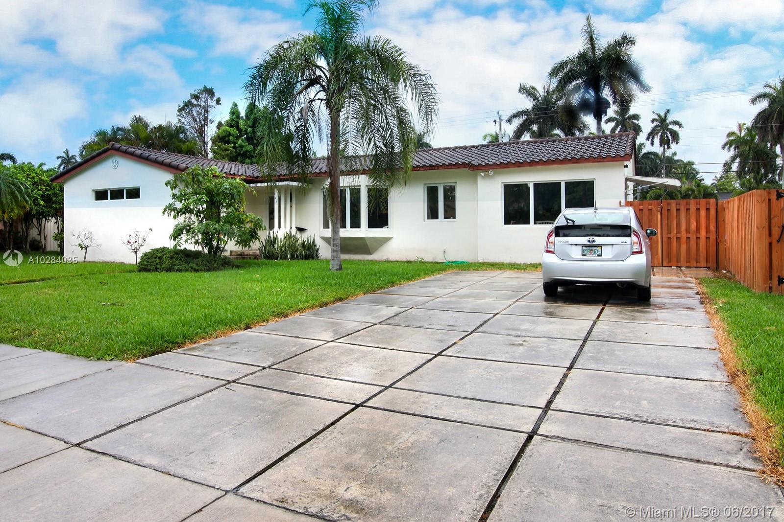 HOLLYWOOD LAKES SEC - Residential