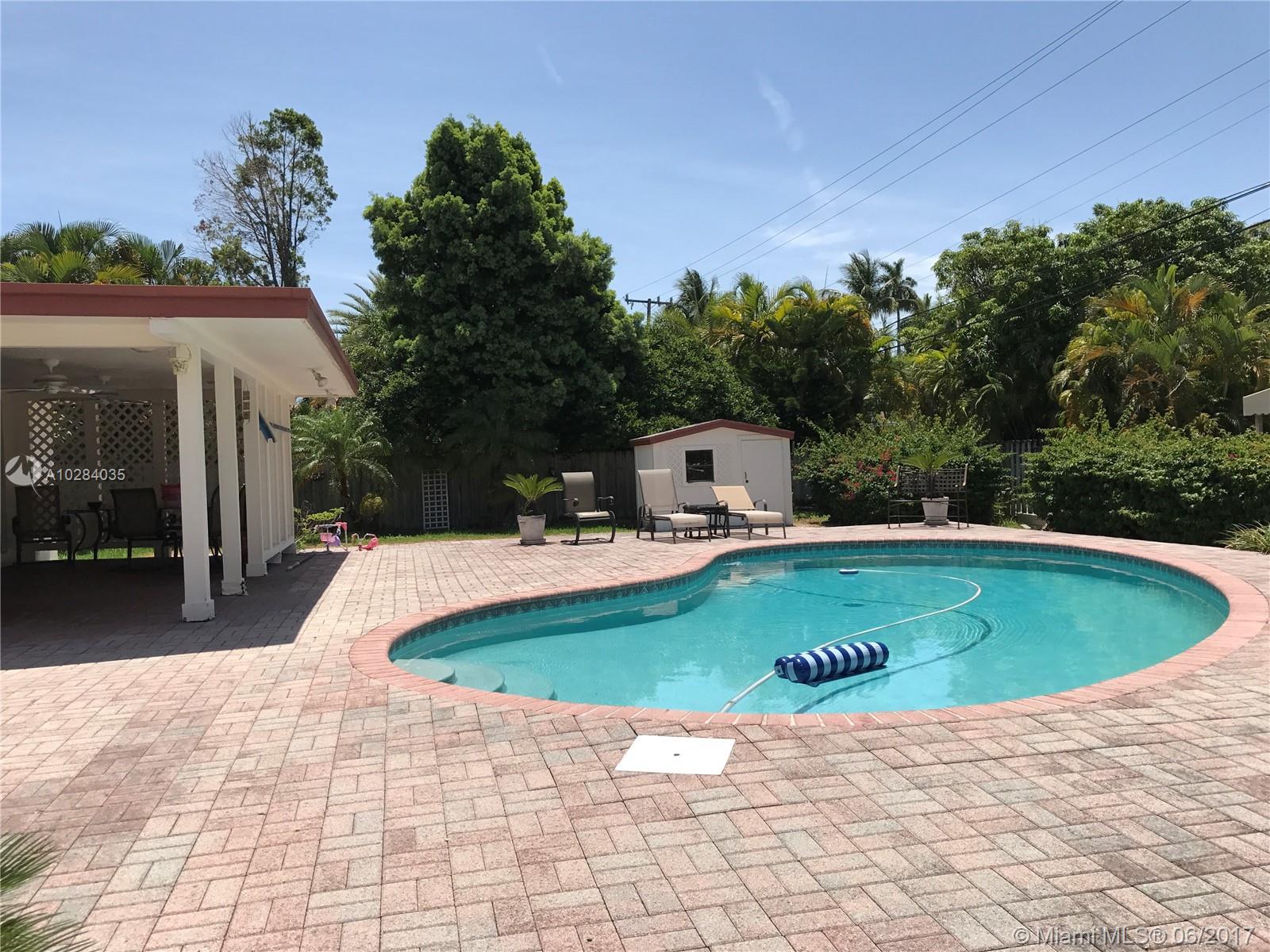 HOLLYWOOD LAKES SEC - Residential