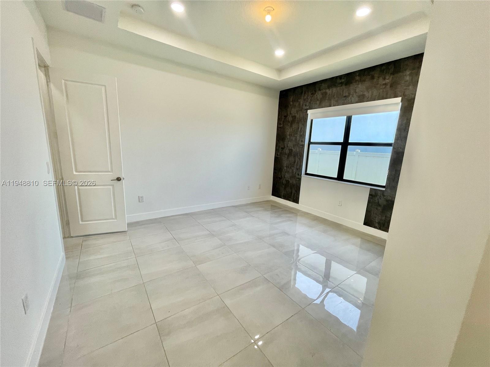 TUSCAN ISLES - Residential