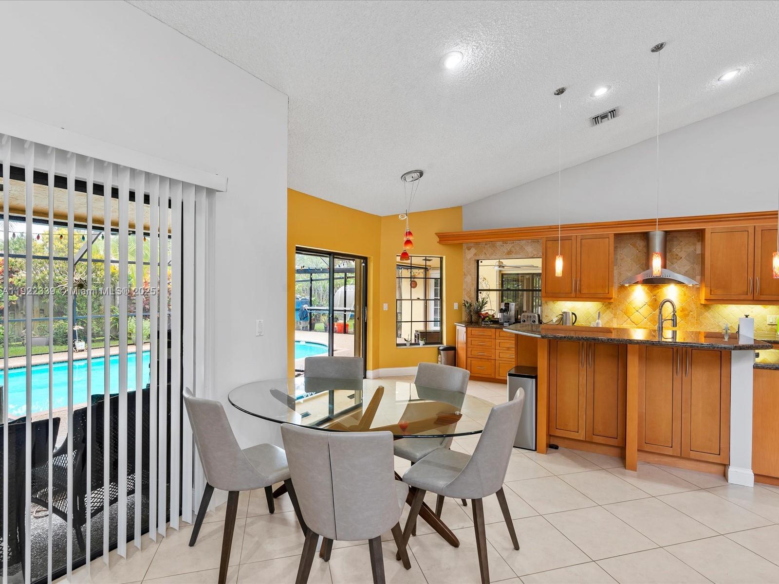 BONAVENTURE LAKES - Residential