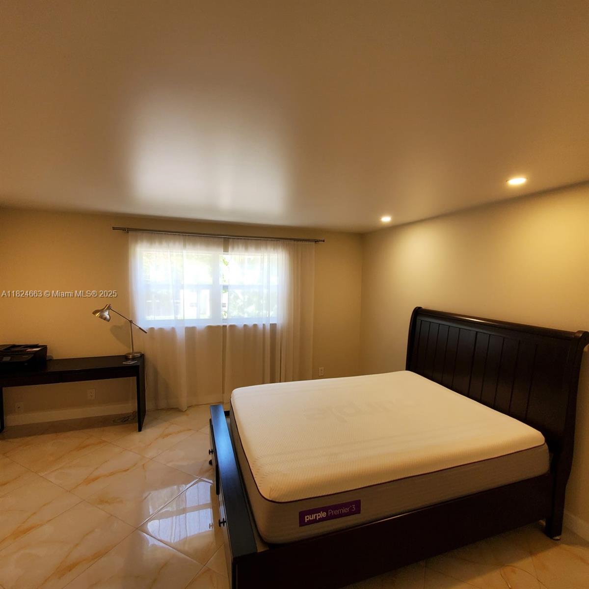900 NE 12th Ave 306, Hallandale Beach, FL, 33009/$199,999 4 900 NE 12th Ave 306