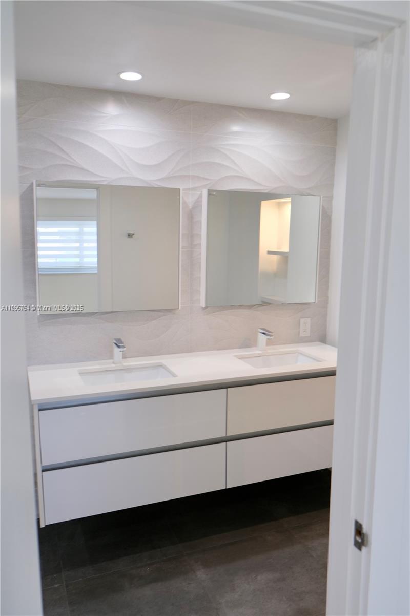 HEFTLER HOMES SEC 1 - Residential Lease