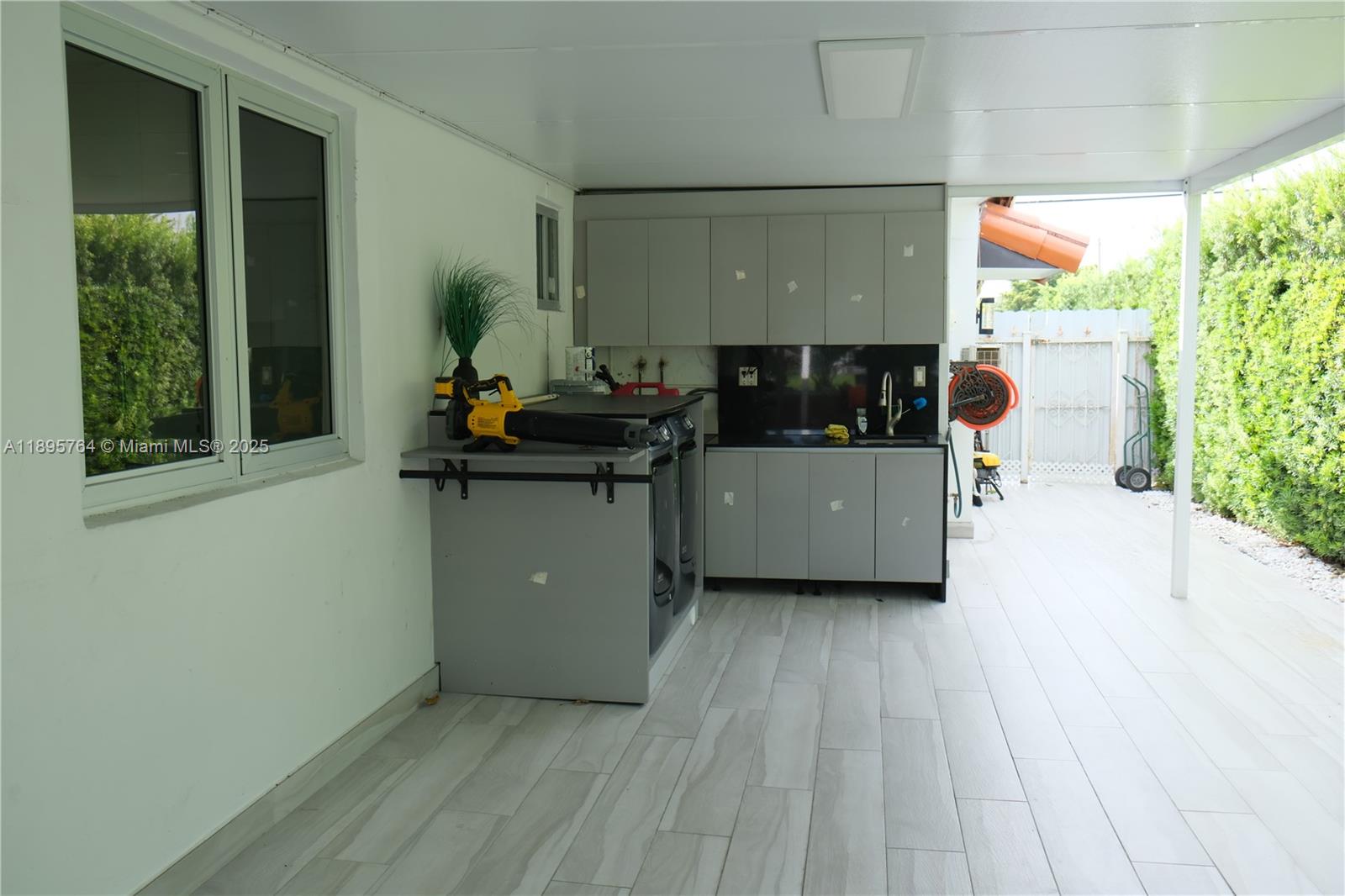 HEFTLER HOMES SEC 1 - Residential Lease