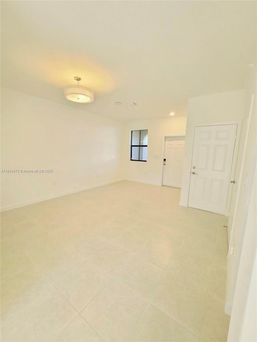 D & B SUBDIVISION - Residential Lease