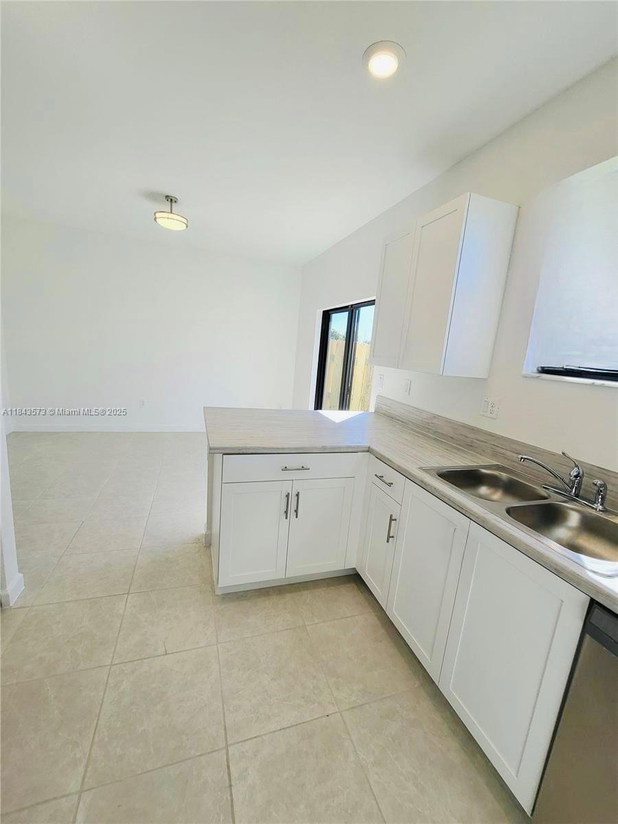 D & B SUBDIVISION - Residential Lease