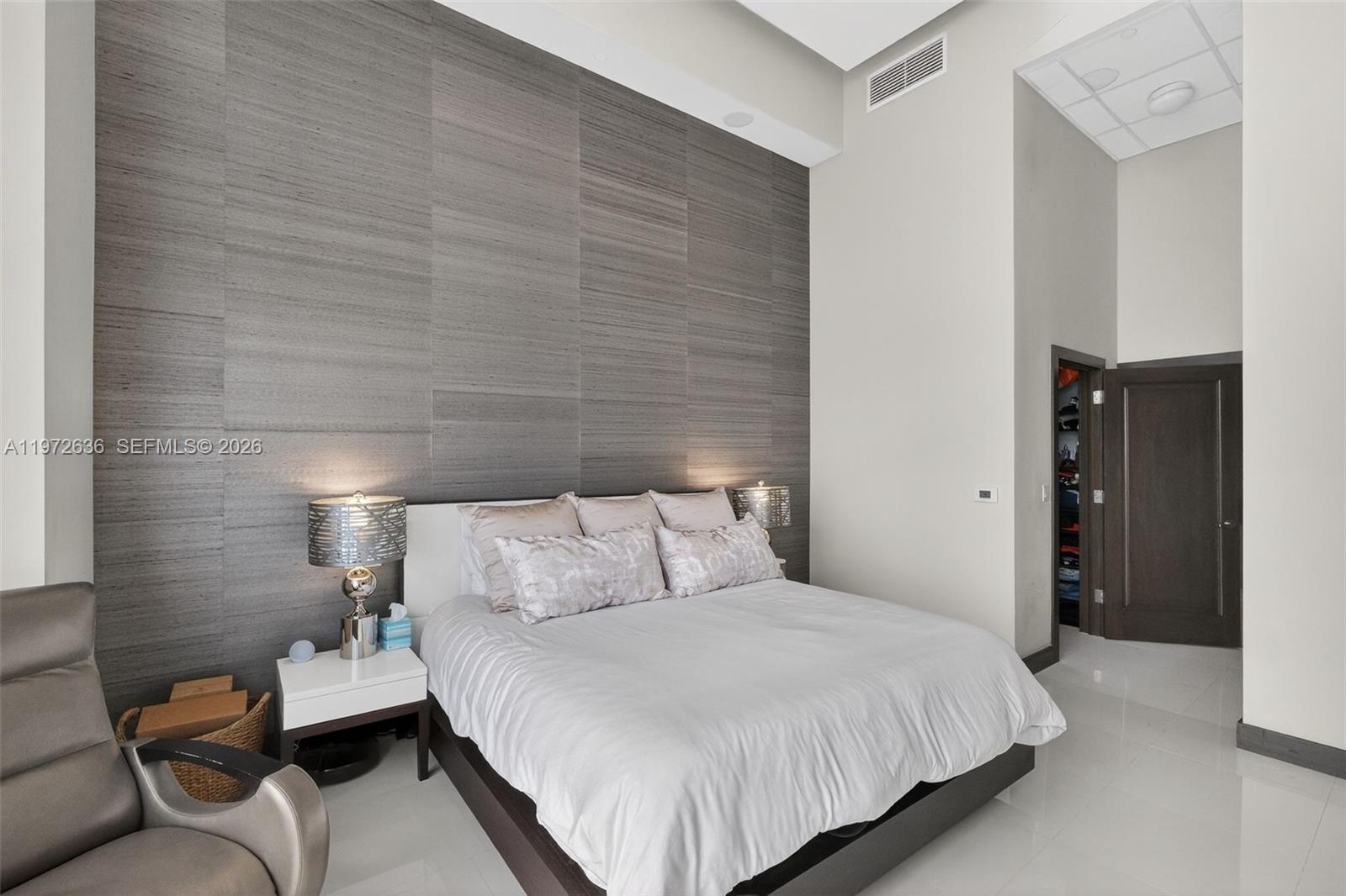 ICON BRICKELL NO TWO - Residential