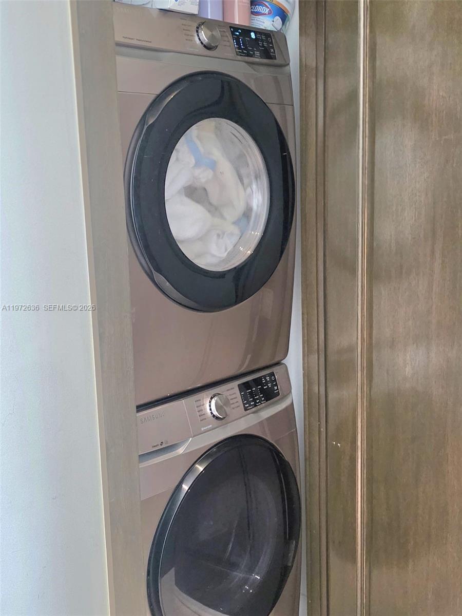 ICON BRICKELL NO TWO - Residential