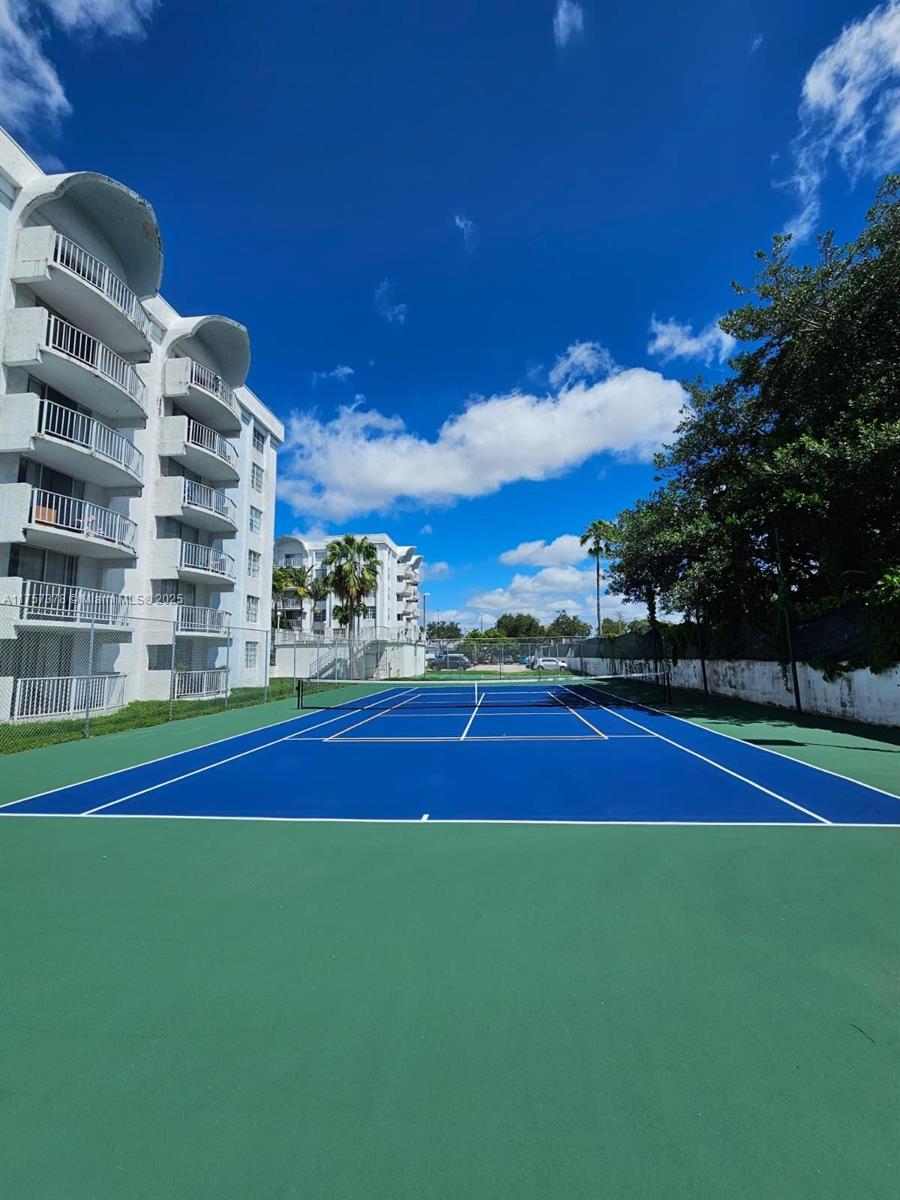 MONTECARLO CONDO - Residential