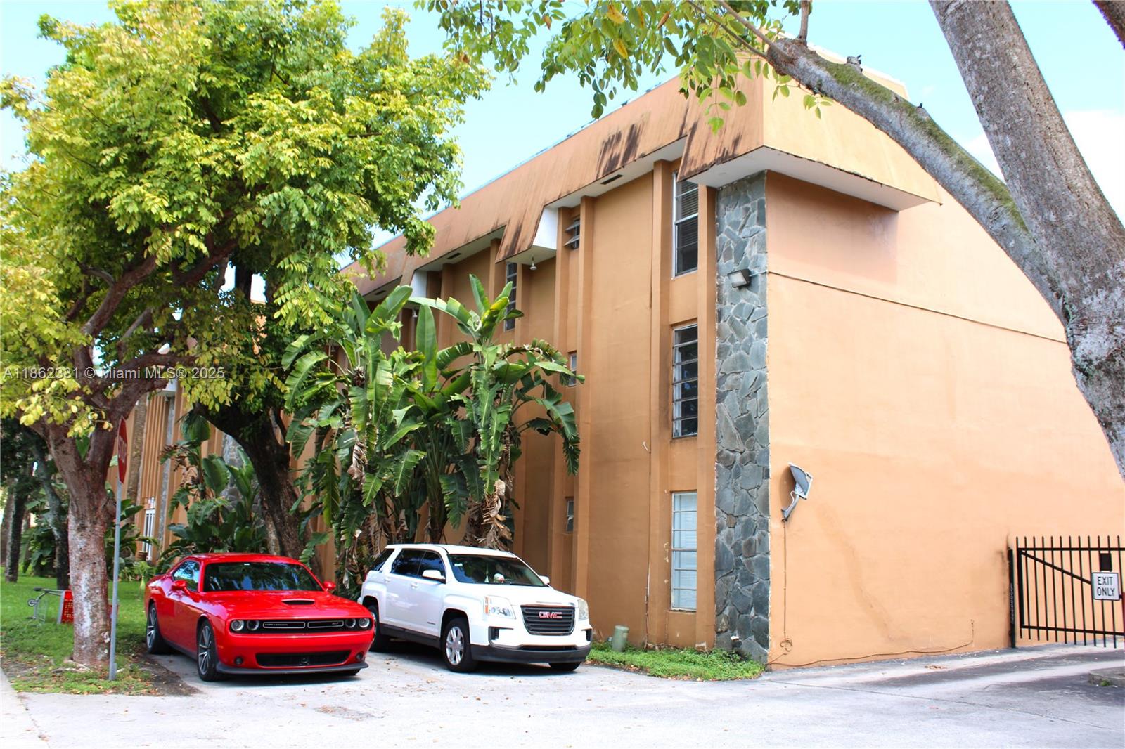 1280 W 54th St 308B