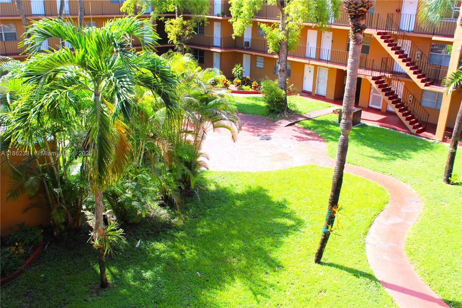 THE KENSINGTON CONDO - Residential