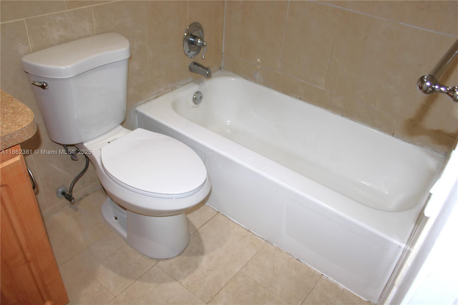 THE KENSINGTON CONDO - Residential