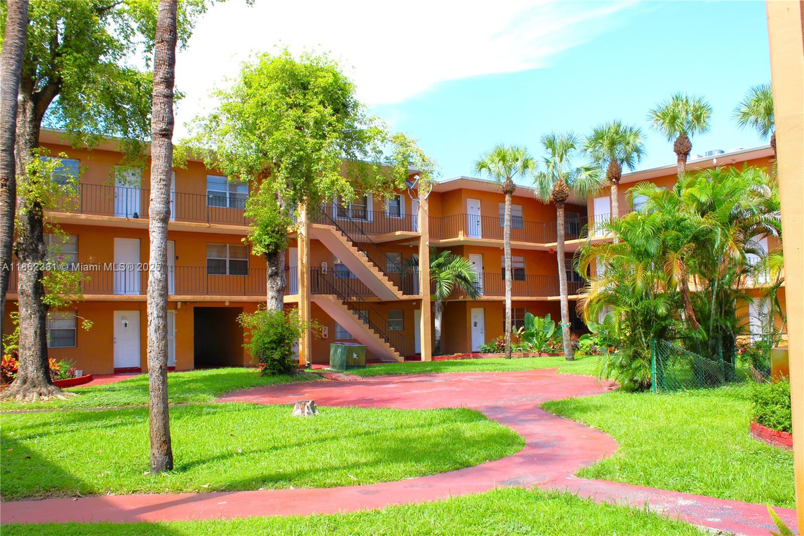 THE KENSINGTON CONDO - Residential