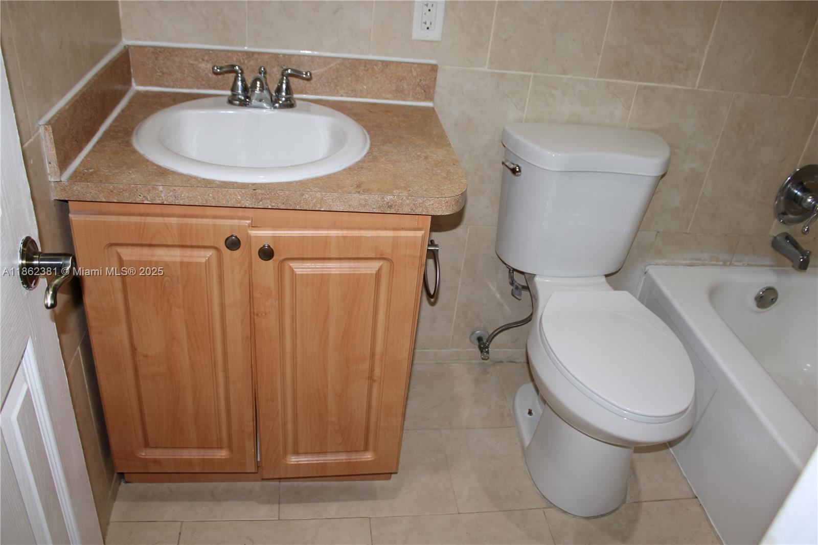 THE KENSINGTON CONDO - Residential