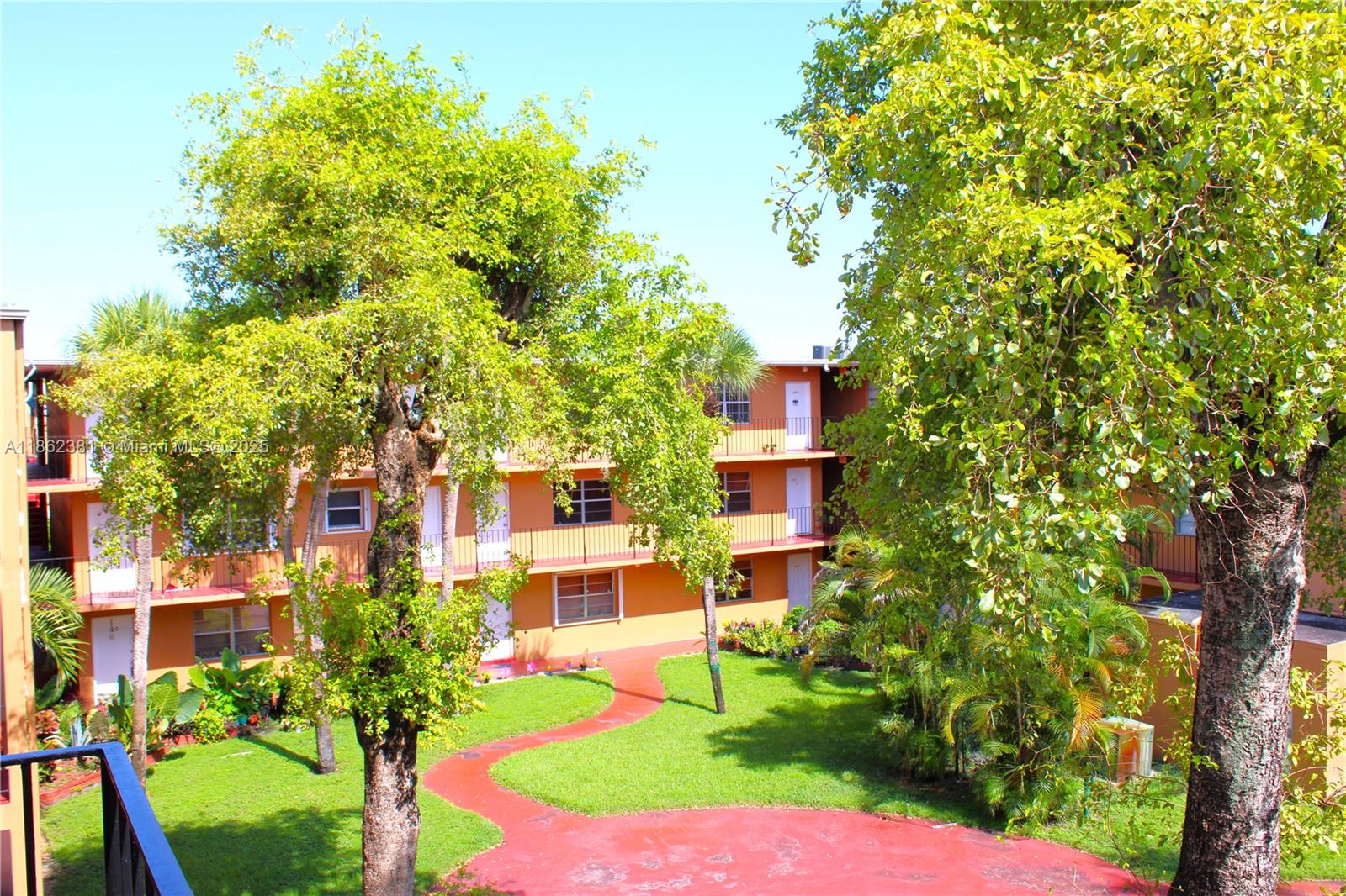 THE KENSINGTON CONDO - Residential