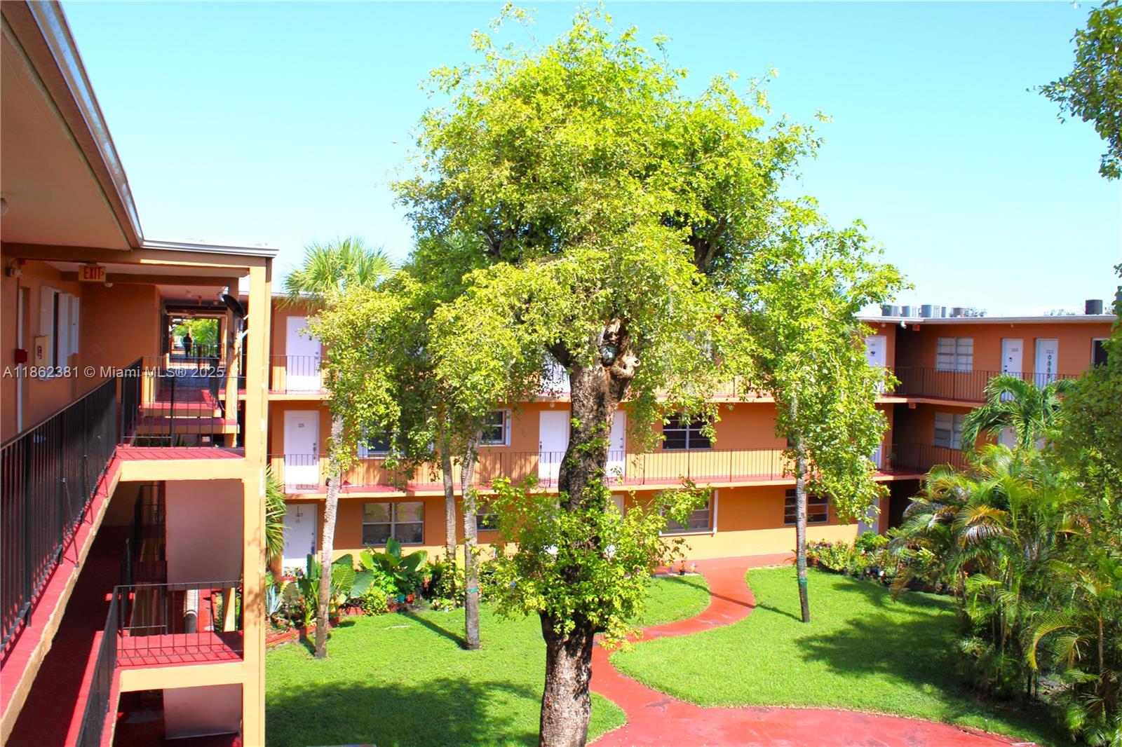 THE KENSINGTON CONDO - Residential