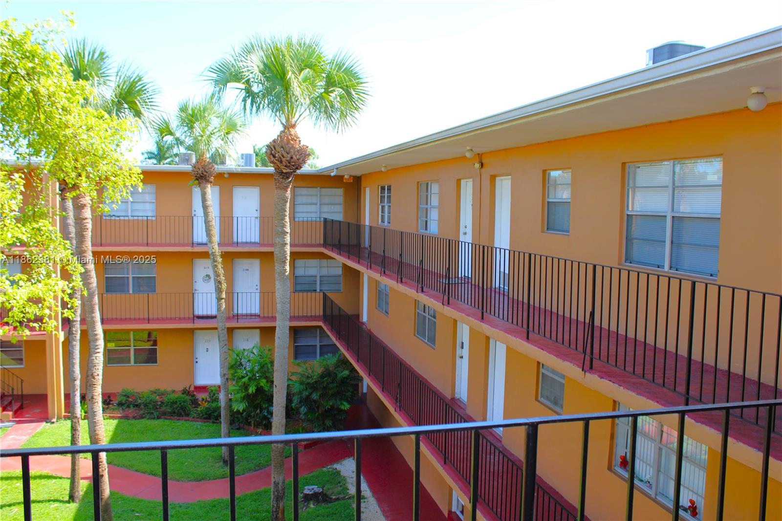 THE KENSINGTON CONDO - Residential